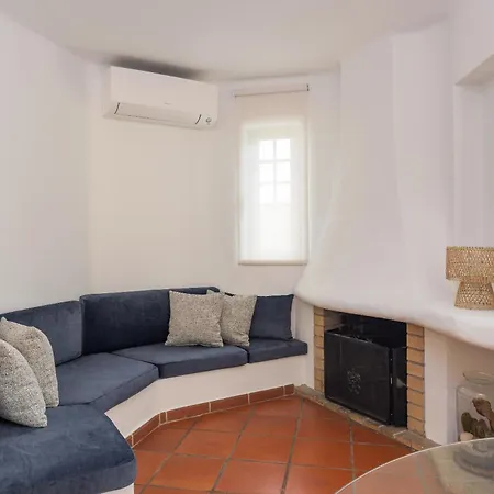 Club 109 Apartment *